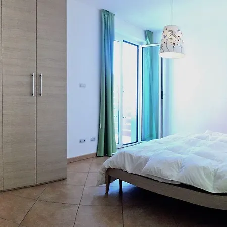 Διαμέρισμα Riva Gabella 1 *